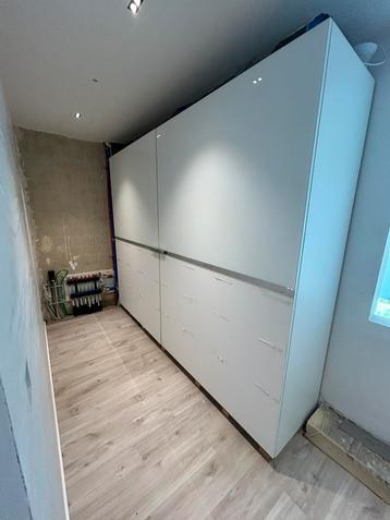 Nolte kleerkast met schuifdeur, Enlèvement, Verre