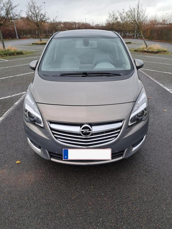 Très belle Opel Meriva boite AUTOMATIQUE demande d'immat., Autos, Opel, Particulier, Meriva, Bluetooth, Toit panoramique, Essence