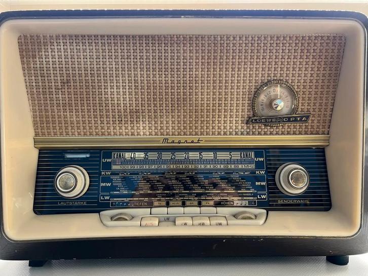 LOEWE OPTA Magnet oude Radio, Antiek en Kunst, Antiek | Tv's en Audio, Ophalen