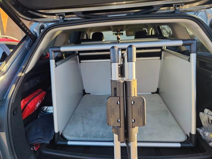 dubbel beveiligde hondenkrat transport/auto, Dieren en Toebehoren, Transportboxen, Nieuw, Ophalen