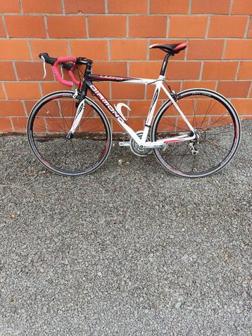 Koersfiets  beschikbaar voor biedingen
