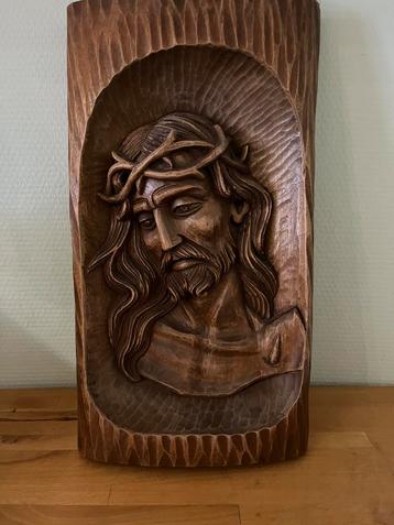 Houten Christusbeeld beschikbaar voor biedingen