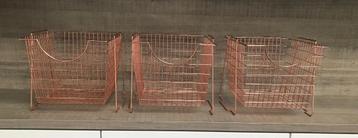 Draadmanden beschikbaar voor biedingen