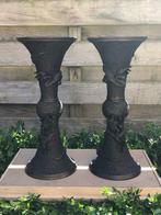 Oosterse gesculpteerde bronzen vazen met drakenmotief, 38 cm, Ophalen of Verzenden, Brons