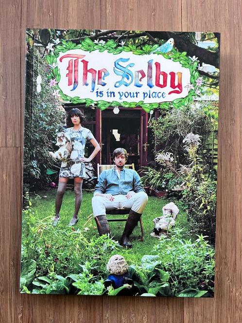Boek - De Selby is in jouw plaats - Todd Selby - Abrams, Boeken, Kunst en Cultuur | Fotografie en Design, Zo goed als nieuw, Fotografie algemeen