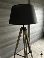 Staande lamp in hoogte verstelbaar, Huis en Inrichting, Lampen | Vloerlampen, 100 tot 150 cm, Landelijk, Zo goed als nieuw, Hout