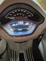 2024 Vespa primmavera 50cc 260 KM !!!!!!!, Fietsen en Brommers, Ophalen of Verzenden