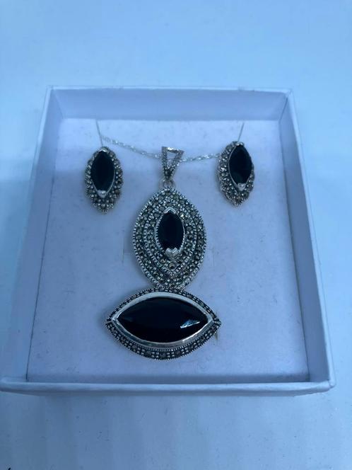 Prachtige zilveren setje met onyx, Handtassen en Accessoires, Oorbellen, Nieuw, Knopjes of Stekers, Zilver, Geel, Met edelsteen