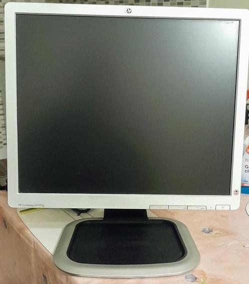 Moniteur HP Compaq 1951G de 48 cm - En excellent état, Computers en Software, Monitoren, Gebruikt, VGA, Draaibaar, Ophalen