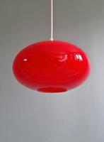 Suspension vintage en opaline rouge, années 1960-70, Enlèvement ou Envoi