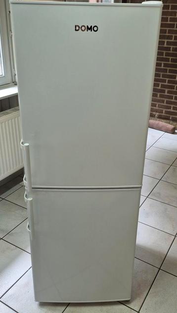 Frigo/diepvries combinatie Domo, met garantie beschikbaar voor biedingen