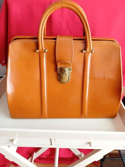 Vintage handtas, Handtassen en Accessoires, Tassen | Damestassen, Handtas, Ophalen