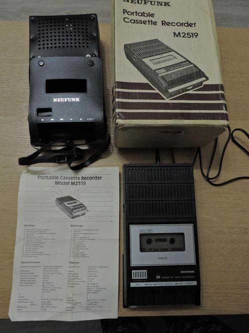 vintage NEUFUNK portable cassette recorder M 2519 muziek, Audio, Tv en Foto, Cassettedecks, Enkel, Overige merken, Ophalen of Verzenden