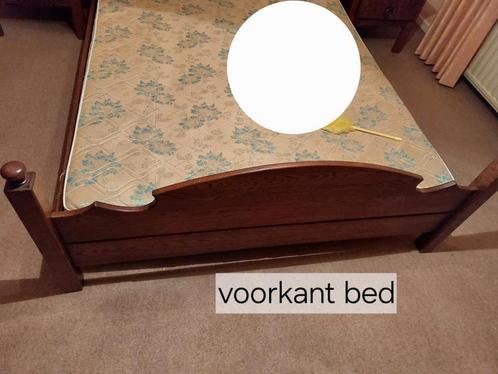 Tweepersoonsbed in zware eik uitvoering met 2 nachtkastjes, Huis en Inrichting, Slaapkamer | Bedden, Zo goed als nieuw, Ophalen