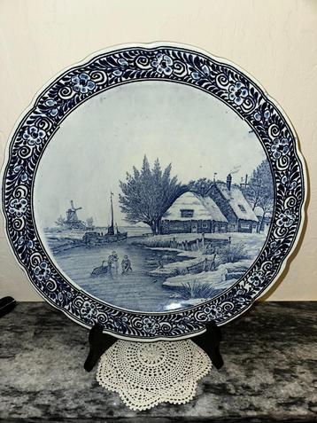 Borden en Vaas Delfts Blauw beschikbaar voor biedingen