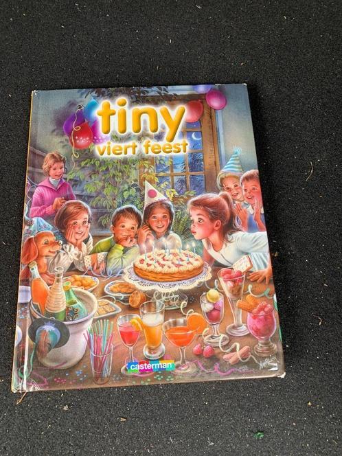Tiny viert feest  8 verhalen, Livres, Livres pour enfants | Jeunesse | Moins de 10 ans, Utilisé, Fiction général, Enlèvement ou Envoi