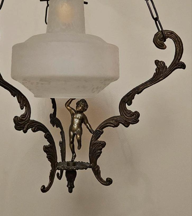 Lustre ancien en bronze – Style putto / angelot – Verre dépo, Huis en Inrichting, Lampen | Kroonluchters, Glas, Ophalen