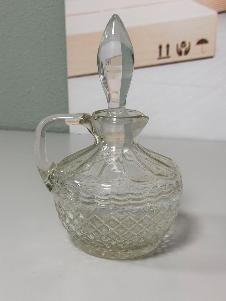Vintage geslepen glazen kan met stop decoratieve glas karaf, Antiek en Kunst, Antiek | Glaswerk en Kristal, Ophalen of Verzenden