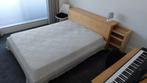 Tweepersoonsbed + lattenbodem + matras + nachtkastjes, Huis en Inrichting, Slaapkamer | Bedden, Ophalen, Bruin, Tweepersoons, Zo goed als nieuw