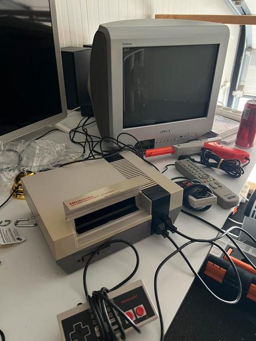 NINTENDO NES MET 12 SPELLEN EN GAMEBOY MET 6 SPELLEN, Games en Spelcomputers, Spelcomputers | Nintendo NES, Zo goed als nieuw