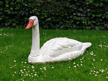 décoration d'étang de jardin avec cygne disponible aux enchères