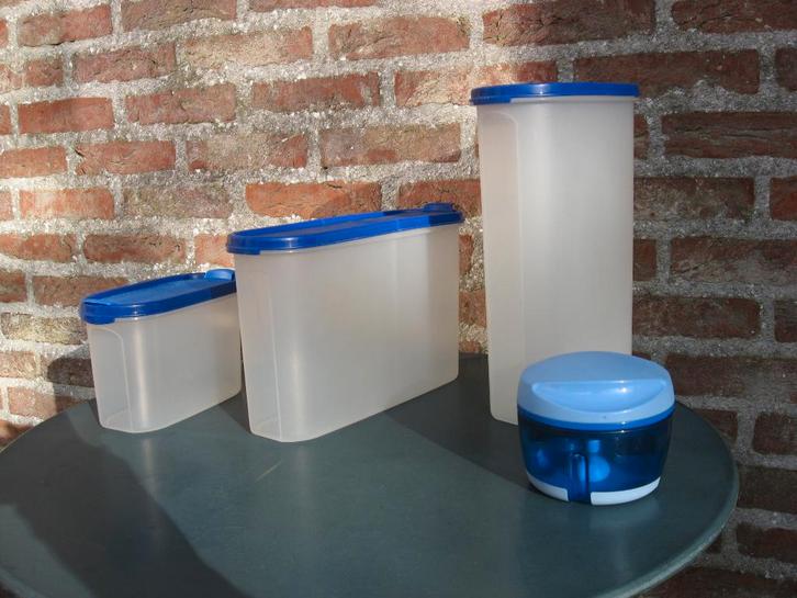 tupperware: ruimtespaarders, hakmolen/ajuinsnijder, Huis en Inrichting, Keuken | Tupperware, Gebruikt, Blauw, Ophalen of Verzenden