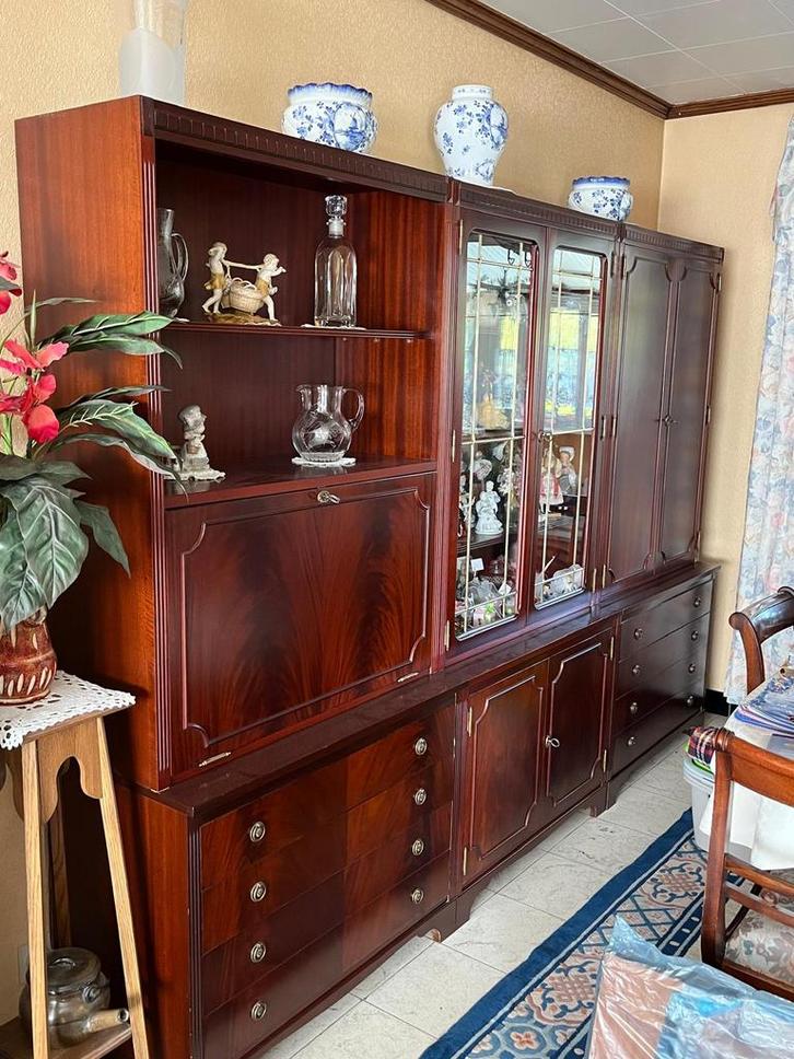 Musterring wandkast voor eetkamer in Engelse stijl, Huis en Inrichting, Kasten | Buffetkasten, Gebruikt, Ophalen
