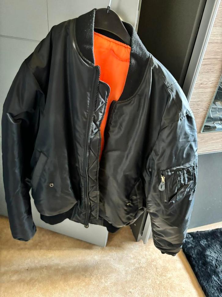 Bomberjackets (2 dezelfde), Kleding | Dames, Jassen | Winter, Maat 38/40 (M), Zwart, Ophalen