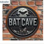 Vintage metalen bord rond Bat Cave (20cm), Huis en Inrichting, Verzenden, Nieuw