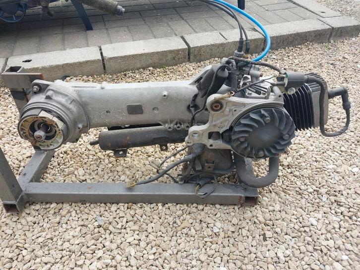 Honda wallaroo Blok, Fietsen en Brommers, Brommeronderdelen | Algemeen, Zo goed als nieuw, Blok, Ophalen