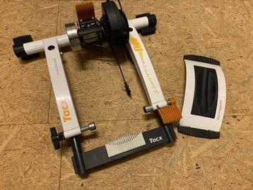 TACX flow fietstrainer beschikbaar voor biedingen