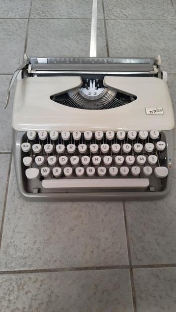 Vintage Adler Tippa 1 schrijfmachine met lederen koffer 1959 beschikbaar voor biedingen
