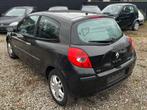 Renault Clio 1.2 Benzine 2006 250000 km 650€ vaste prijs, Auto's, Renault, Zwart, Bedrijf, Berline, Euro 4