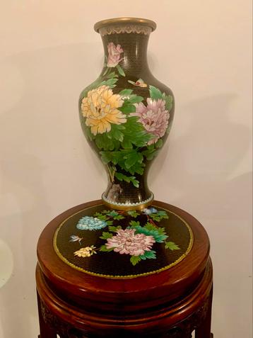 WONDERFUL BLACK CLOISONNE WITH NICELY MOTIFS beschikbaar voor biedingen