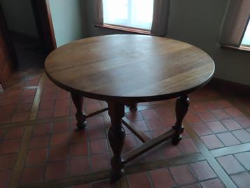 ronde tafel 4 à 6 pers. - uitbreidbaar voor 10 pers. beschikbaar voor biedingen