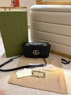 Gucci GG Marmont Kleine tas — gewatteerd zwart leer, Handtassen en Accessoires, Tassen | Damestassen, Ophalen of Verzenden, Zo goed als nieuw