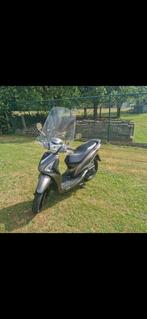 Scooter sym 2014 B klasse 50 cc, Fietsen en Brommers, Brommers | Vespa, Ophalen of Verzenden, Zo goed als nieuw