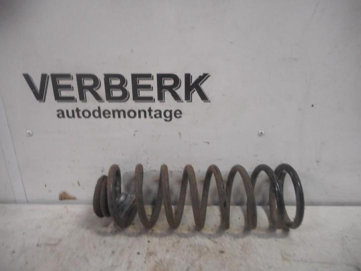 SCHROEFVEER ACHTER Volvo 740 Estate (01-1985/12-1992), Auto-onderdelen, Ophanging en Onderstel, Volvo, Gebruikt