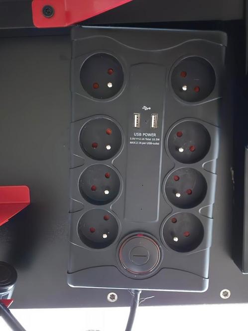gaming bureau, Huis en Inrichting, Bureaustoelen, Zo goed als nieuw, Ophalen