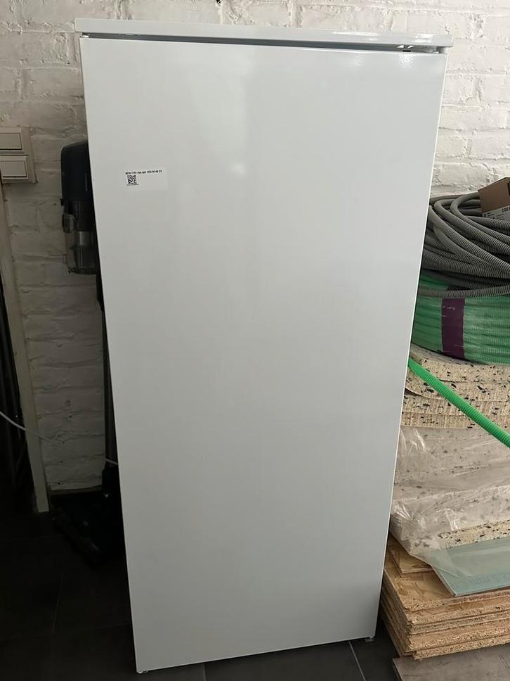 IKEA koelkast en vriezer, Elektronische apparatuur, Koelkasten en IJskasten, Nieuw, Met vriesvak, 100 tot 150 liter, Ophalen