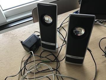 Medion 2 : boîtiers 2, souris, webcam C210.2 boîtiers arrièr, Enlèvement ou Envoi, Comme neuf