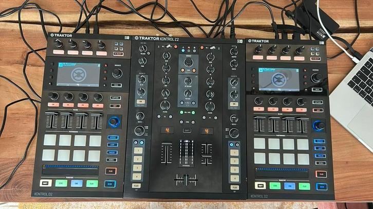 Native instruments (NI) Traktor Kontrol Z2 + 2x Kontrol D2, Musique & Instruments, DJ sets & Platines, Utilisé, DJ-Set, Autres marques