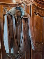 Gilet en cuir suédé avec col, Enlèvement