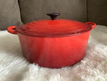 Le Creuset grote stoofpan met deksel in kersenrood, 28 cm beschikbaar voor biedingen