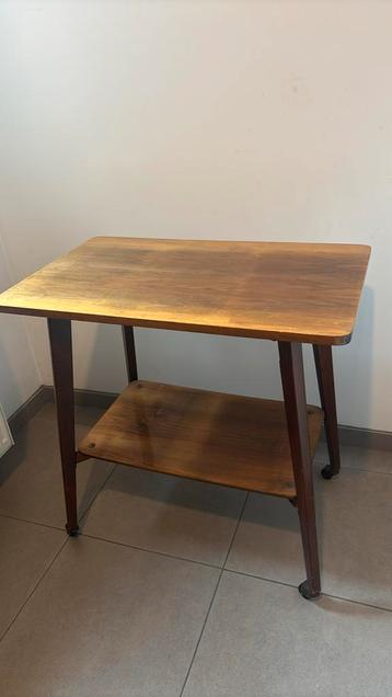 Table style ancien avec 2 planches sur roulettes, Antiquités & Art, Enlèvement