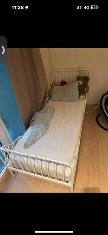 Bedden te koop beschikbaar voor biedingen