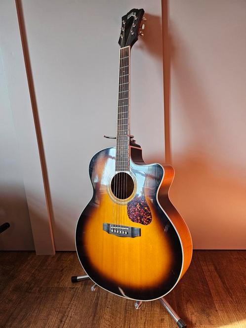 Guild F-250CE Deluxe Jumbo, Muziek en Instrumenten, Snaarinstrumenten | Gitaren | Akoestisch, Zo goed als nieuw, Ophalen