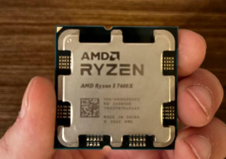 AMD Ryzen 5 7600X — Perfecte staat — AM5-aansluiting, Computers en Software, Processors, Zo goed als nieuw, 6-core, 4 Ghz of meer