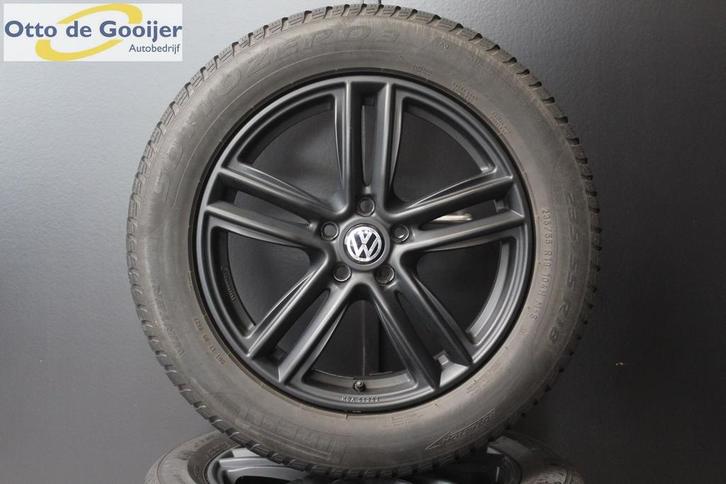 Volkswagen Tiguan Winterbanden 18 Inch 6MM 235/55R18, Auto-onderdelen, Banden en Velgen, Banden en Velgen, Winterbanden, 18 inch