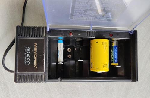 Memorex PRO6000 batterijlader, Audio, Tv en Foto, Accu's en Batterijen, Zo goed als nieuw, Ophalen